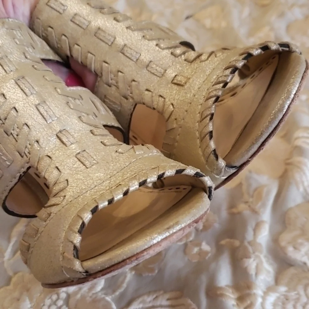 COACH‎ Kareena Light Gold  Size 6B High Heels